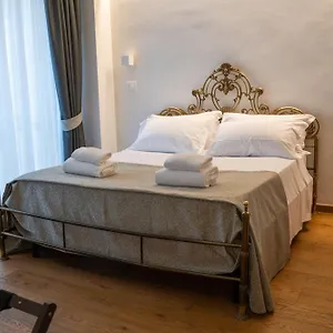 https://residenza-degli-speziali.it-tuscanyhotel.com